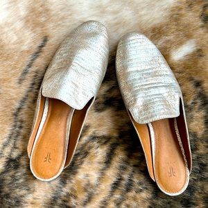 Frye Platinum Light Gold Mules